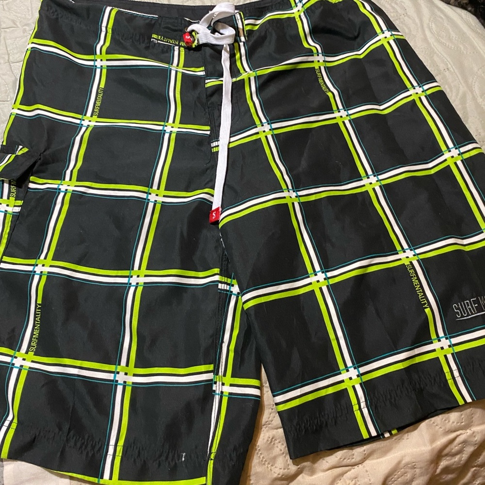 Mens board shorts /swim trunks